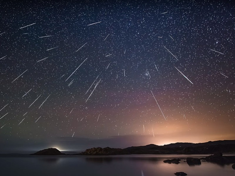    Астрофотографы запечатлели метеорный поток Геминиды