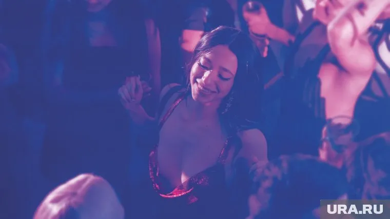 Фильм показывает историю молодой стриптизерши по имени Эни
Фото: CAP/TFS / Global Look Press