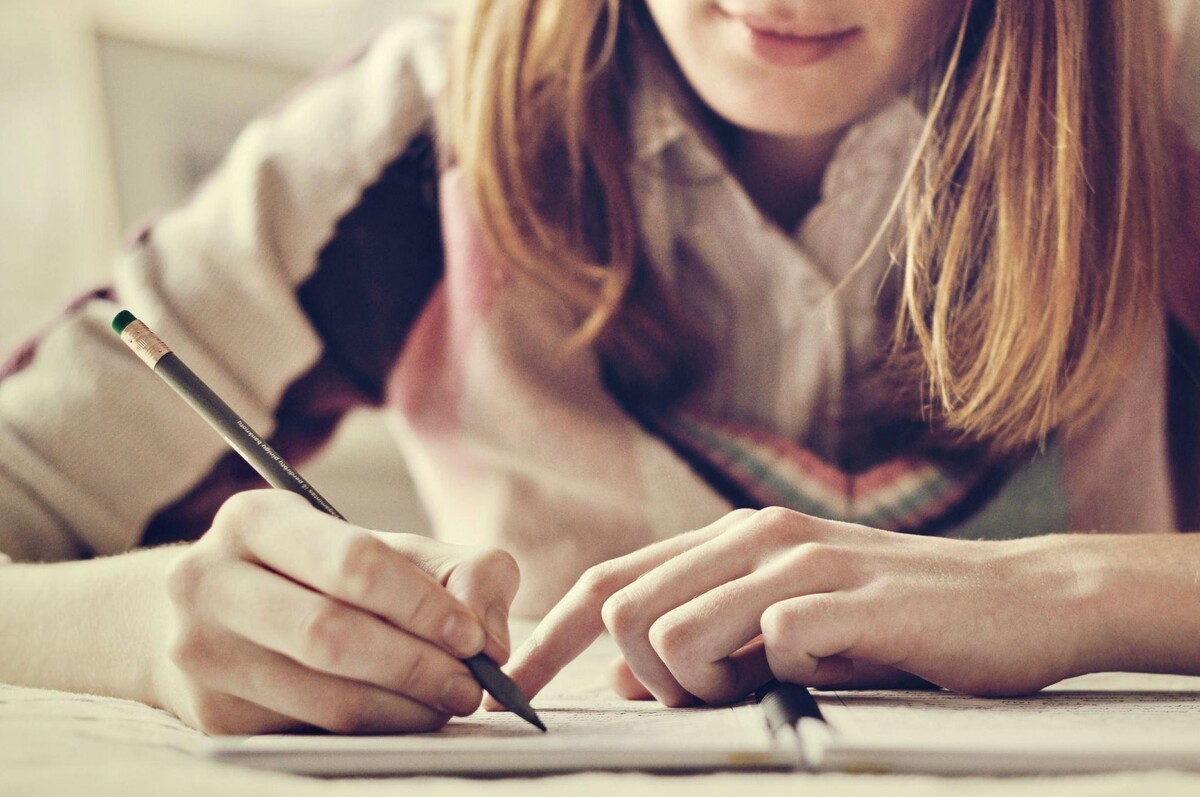 Сейчас от руки и писать то стало сложно