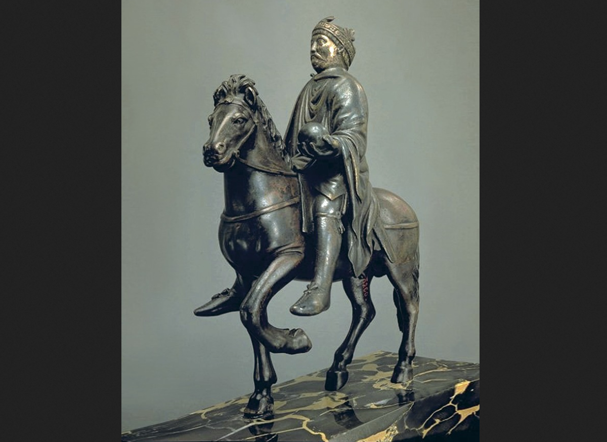 Карл I Великий. Бронзовая статуэтка. IX век. Лувр (Париж).