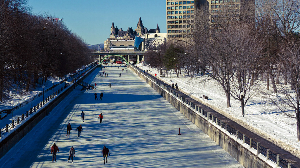 Площадь катка равна 90 хоккейным полям. За год место посещают более миллиона гостей. Фото: Caio Fernandes / Unsplash