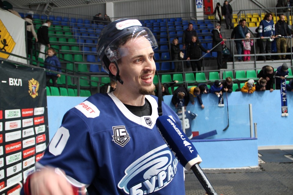    Егор Жданов в матче первого круга забросил победную шайбу в ворота армейцев. Алексей СЕРГУНИН