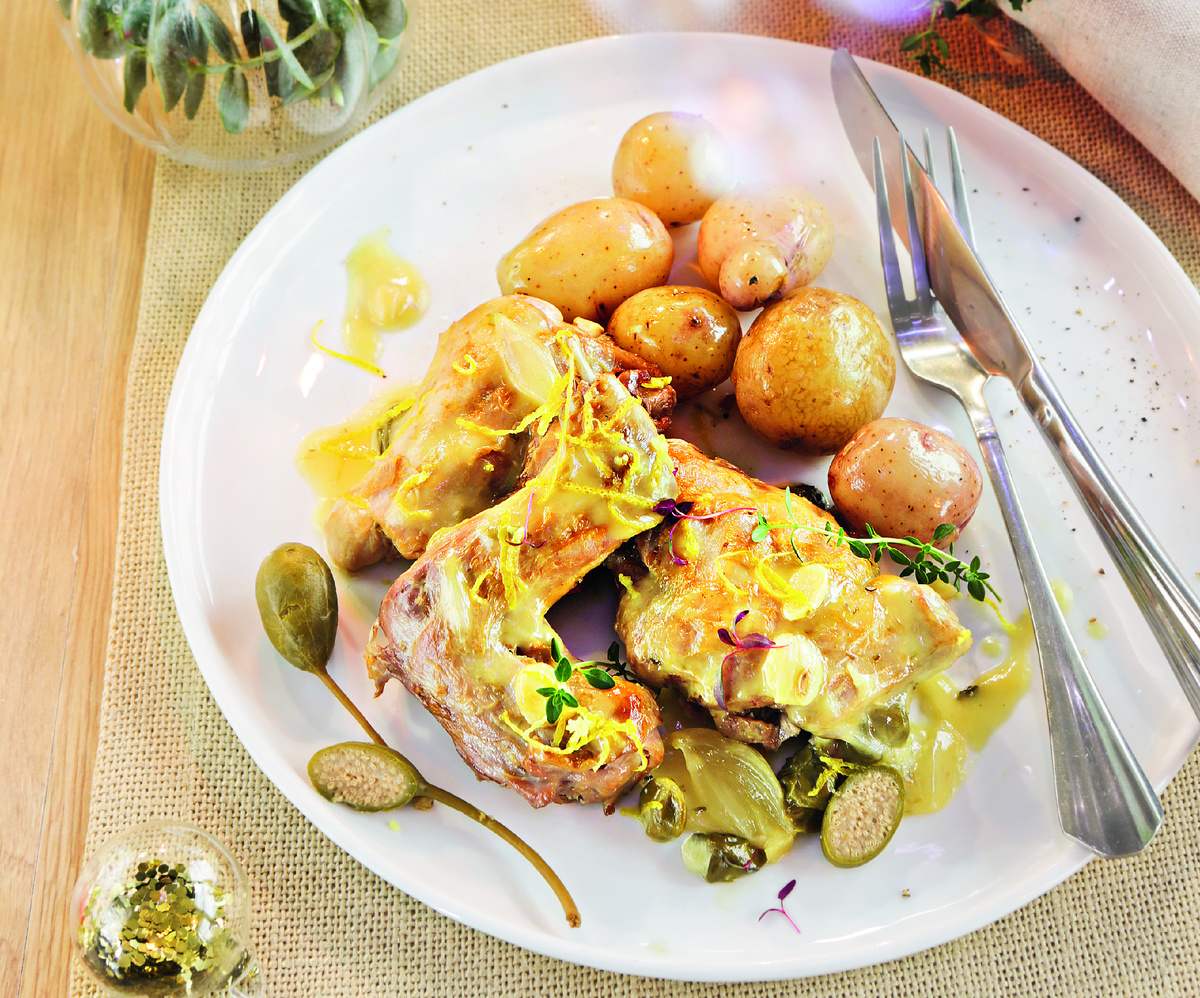 Нежный диетический кролик с лёгкой кислинкой.