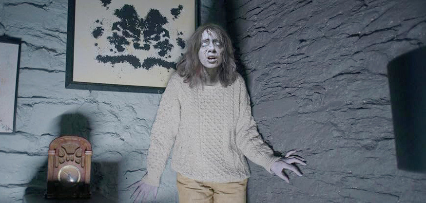 Кадр из фильма Oddity. Режиссер: Дэмиэн Маккарти. Оператор: Колм Хоган. Производство: Keeper Pictures, Nowhere, Shudder. Показ в России: Russian World Vision