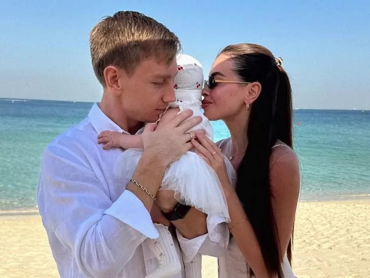    Как отдыхают звезды «Спартака»: россияне нежатся в Дубае, Николсон ловит кайф на родине, Мангаш провоцирует Фото #2