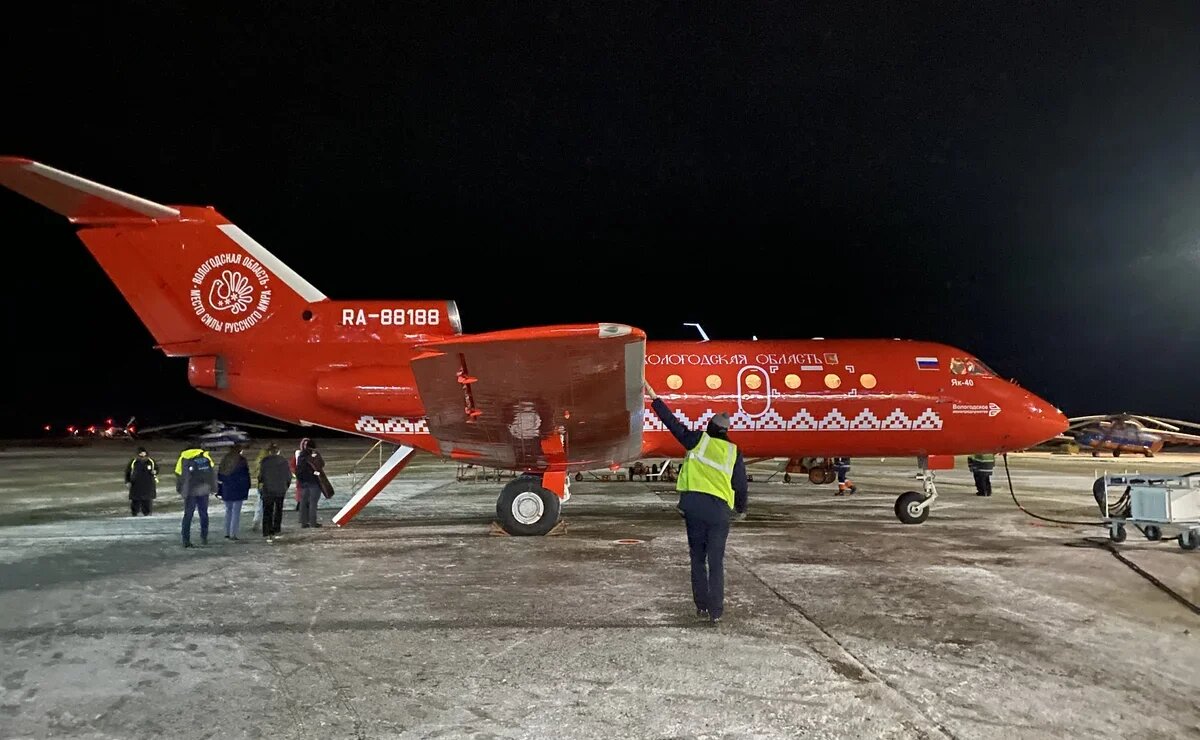    Не только резной палисад. Вологодский аэропорт превратили в арт-пространство и съемочную площадку