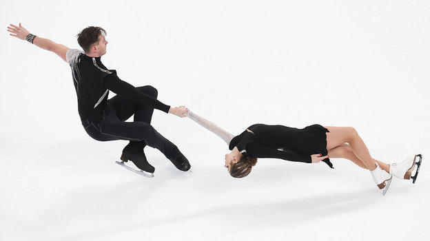    Анастасия Мишина и Александр Галлямов.Дарья Исаева