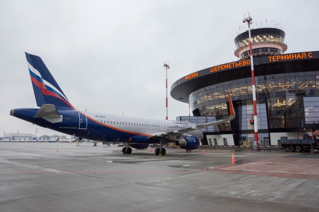 На территории Химок расположен аэропорт Шереметьево
