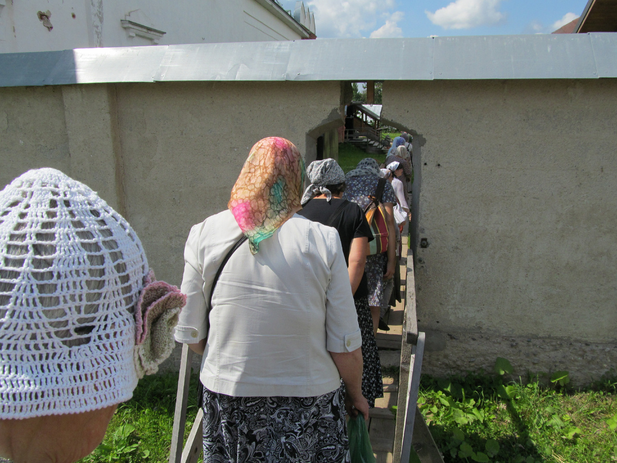 Вход в монастырь