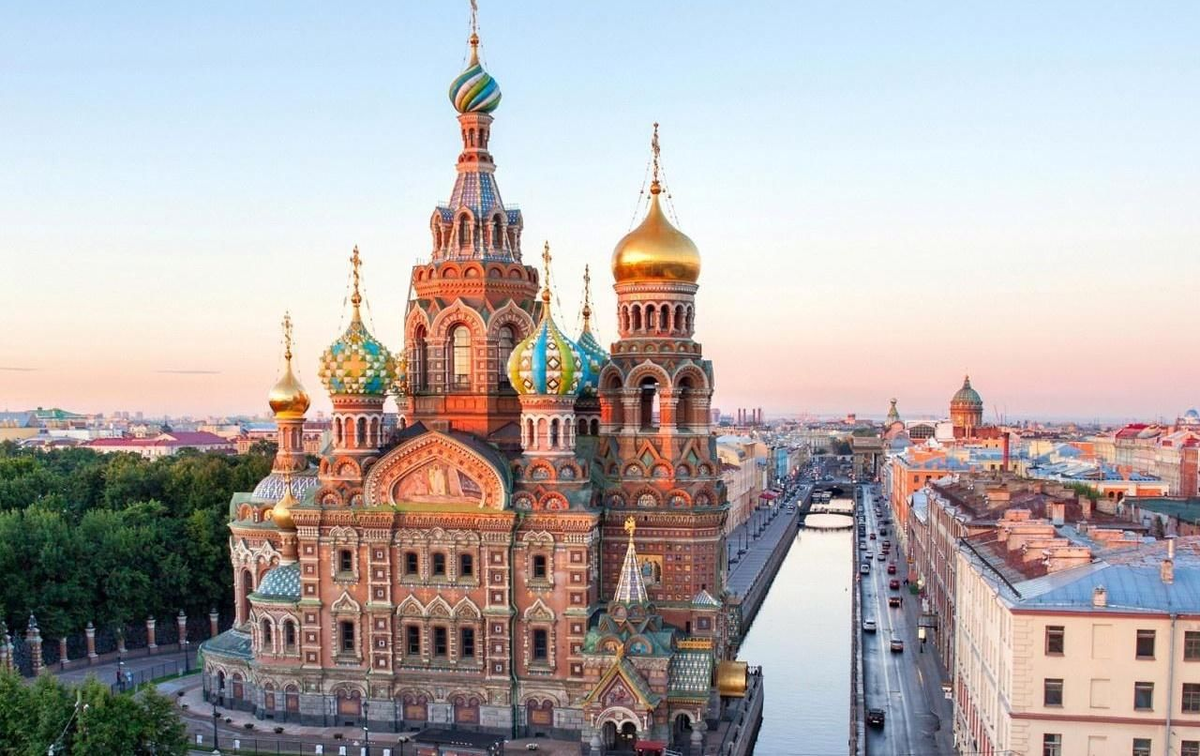 Фото с сайта https://www.culture.ru/events/1590145/virtualnyi-tur-khram-spasa-na-krovi. Взято с Яндекс.Картинки