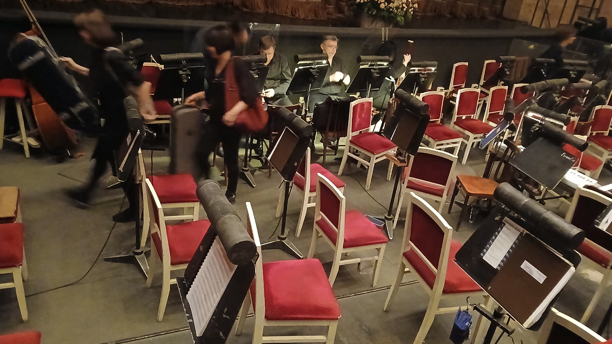 Оркестровая яма Саратовского Театра оперы и балета. Работа фотографа (меня) достойна восхищения😆