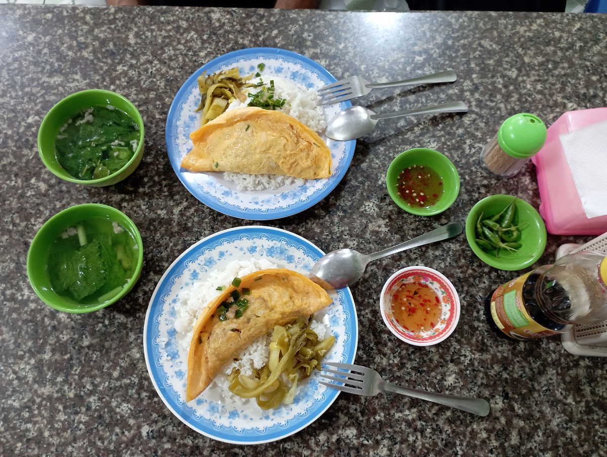 Омлет, фаршированный мясом