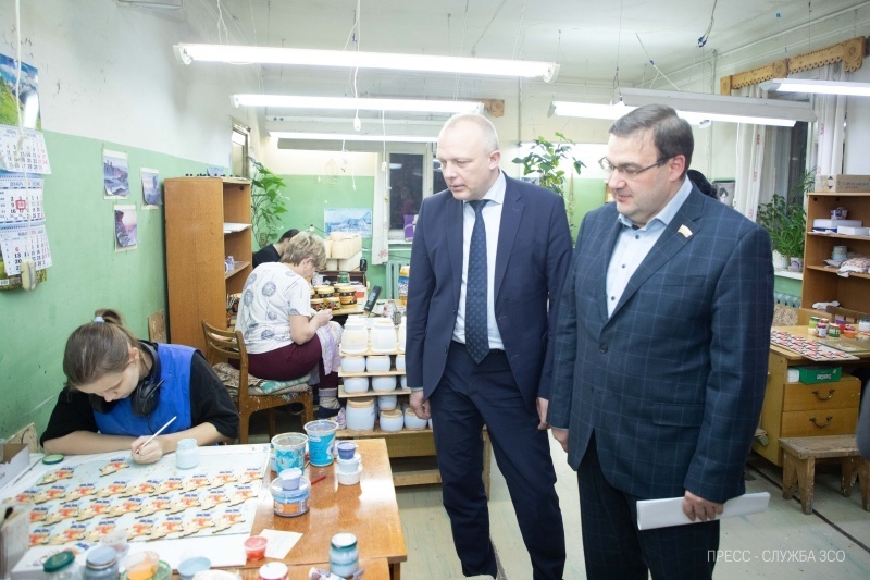    О поддержке ремесленников говорили депутаты Заксобрания и чиновники. По данным ассоциации "Промыслы Вологодчины"