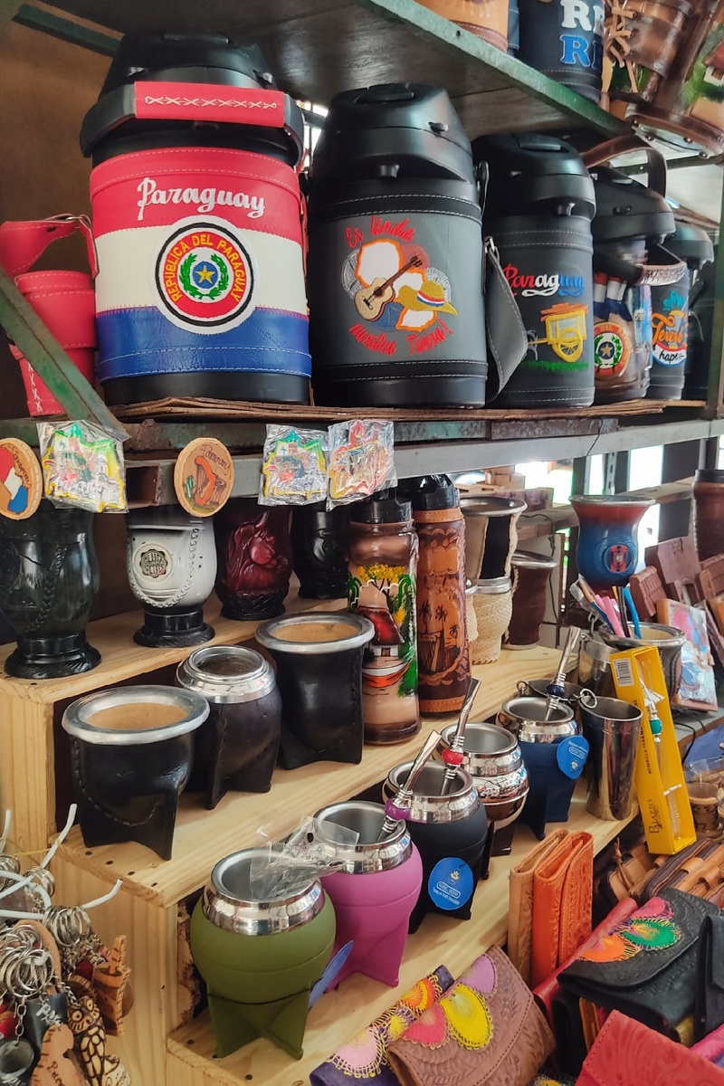 Лавка с калабасами и гуампами