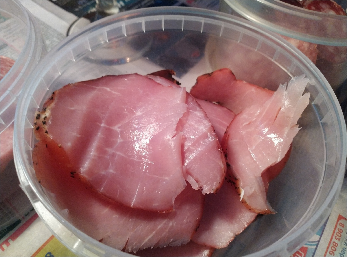 Филей оказался вполне достойный. На четверку. Едали и вкуснее, но тут и прайс под такое качество очень симпатичный. Годно.