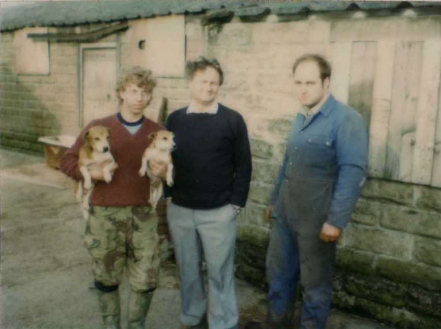 Брайан Пламмер (в центре)