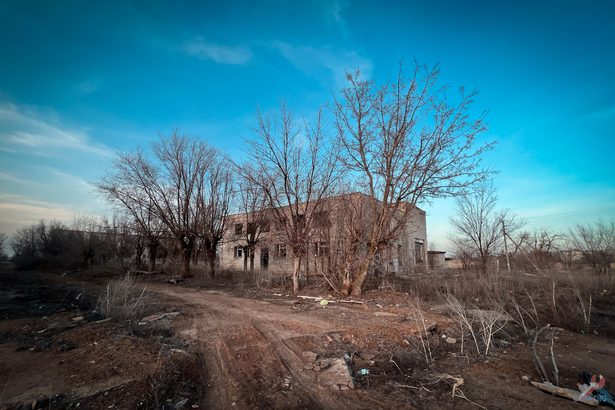 Территория заброшенной военной части 