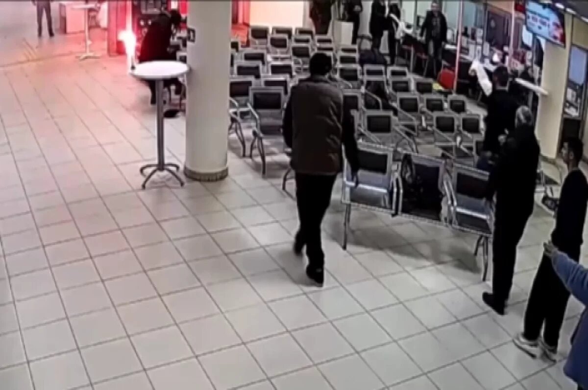    Появились кадры с моментом поджога МФЦ в подмосковном Королеве