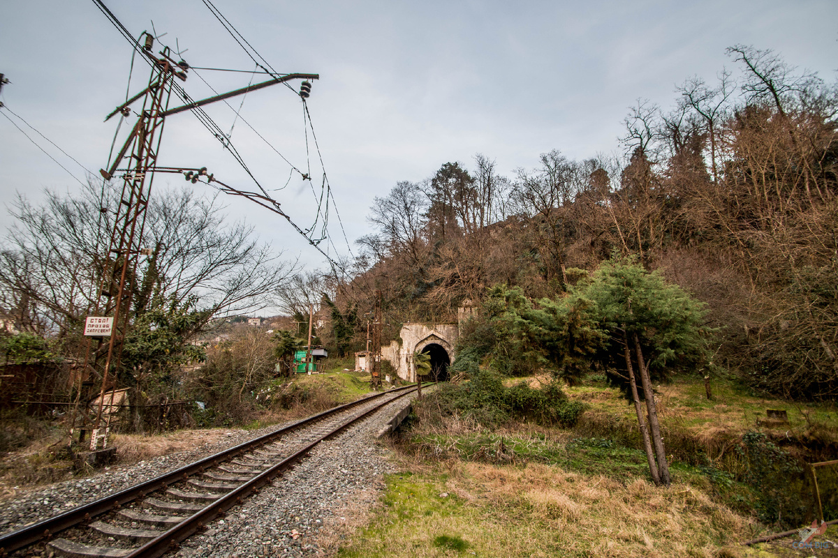 Железнодорожный тоннель недалеко от платформы Гума