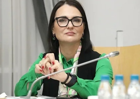    Депутат Госдумы рекомендовала рожать до 35 лет. Говорит, потом будут мутации