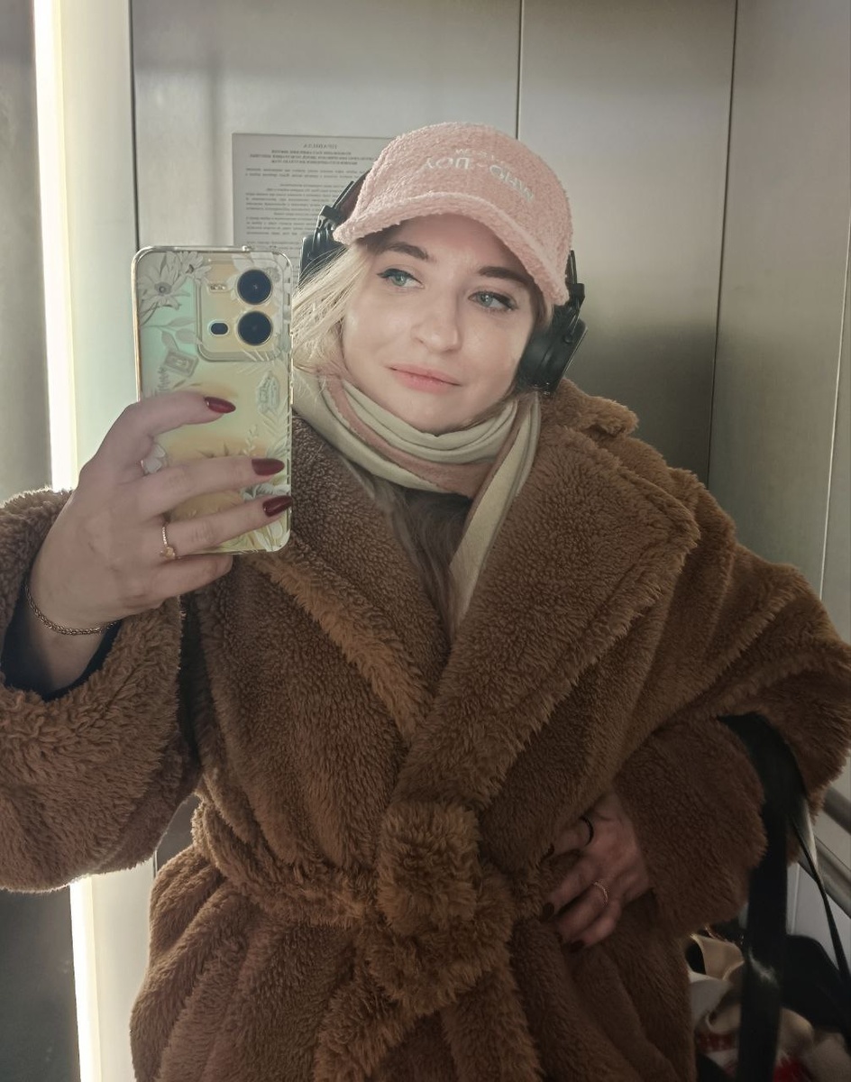 Скучаю по лифтолукам в соцсети с картинками, как же это было мило... Я вообще болезненно привязана к лифтам, ведь почти 20 лет без них прожила, и это ужас.