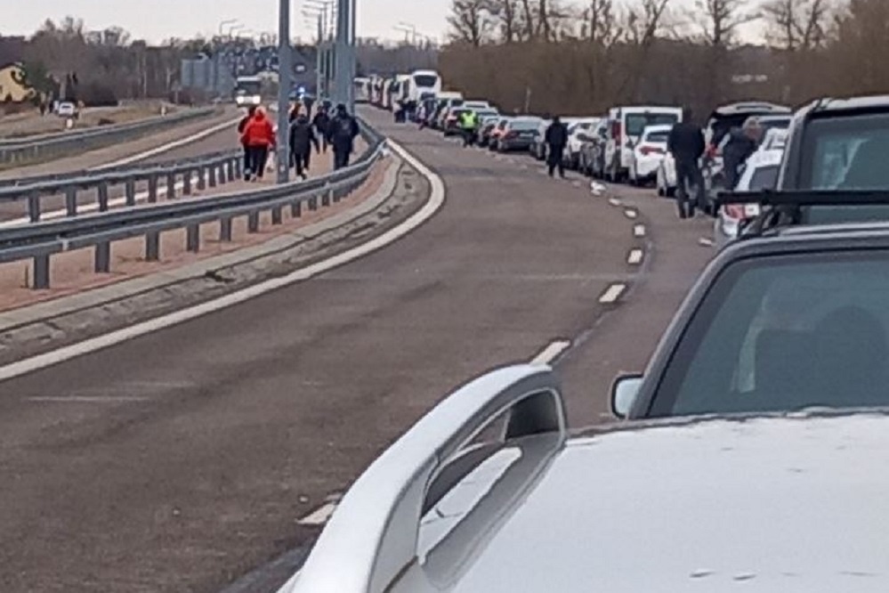    Очередь из Польши в Беларусь Сергей Белевич