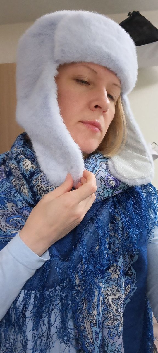 Сшила из обрезков меха.