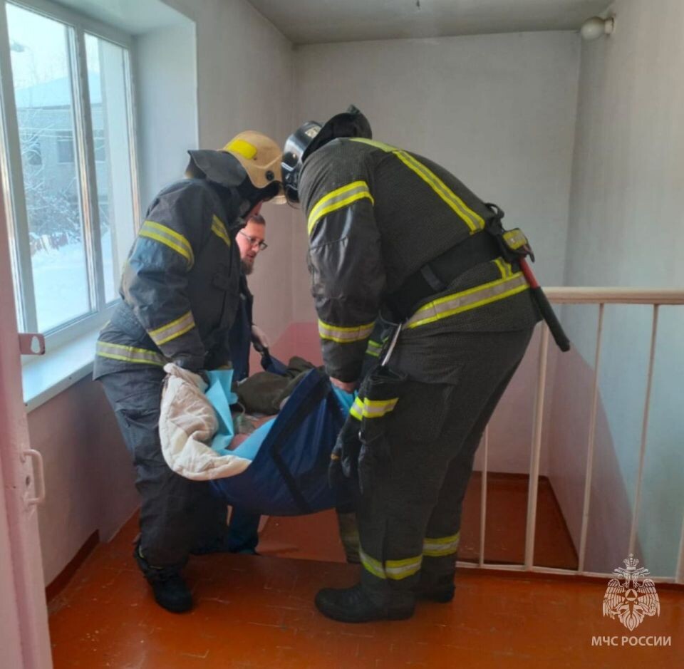    Помощь МЧС в Первомайской ЦРБ. Источник: t.me/mchs_altkray