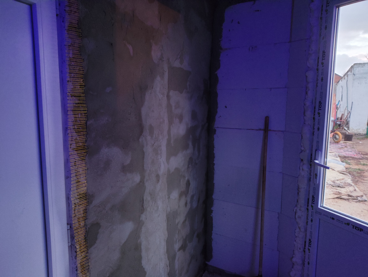 Можно в пятнашки играть ))