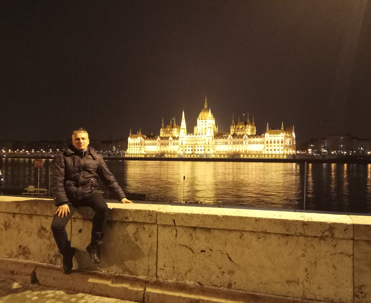 Здание венгерского парламента.