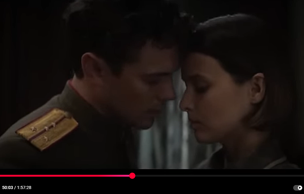 Раскрытие природы отношений полов в фильме "Нюрнберг" (кадр из фильма)