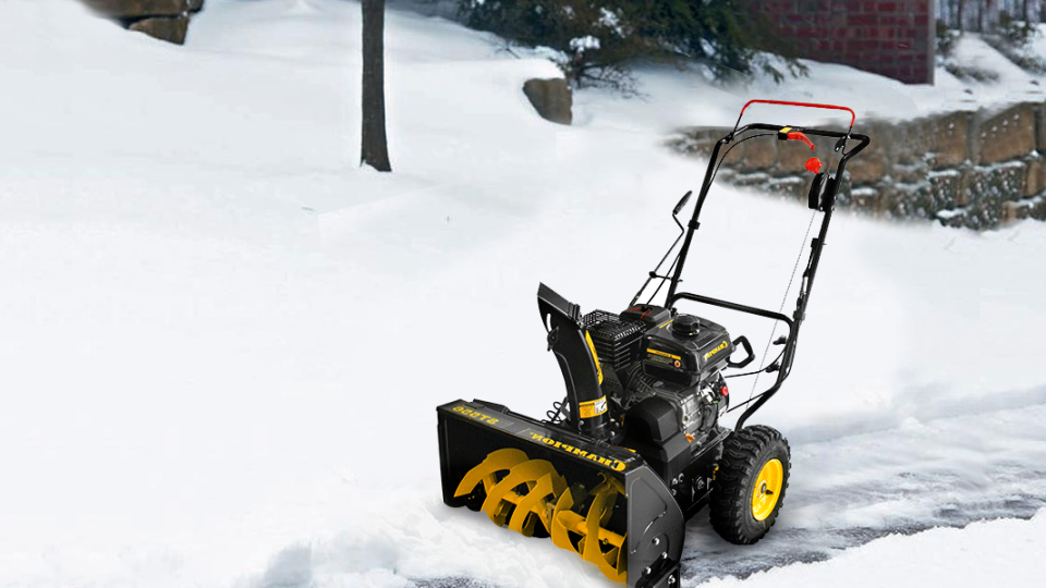 Данный снегоуборщик предназначен для очистки снега от малой и средней площади 10-20 соток 