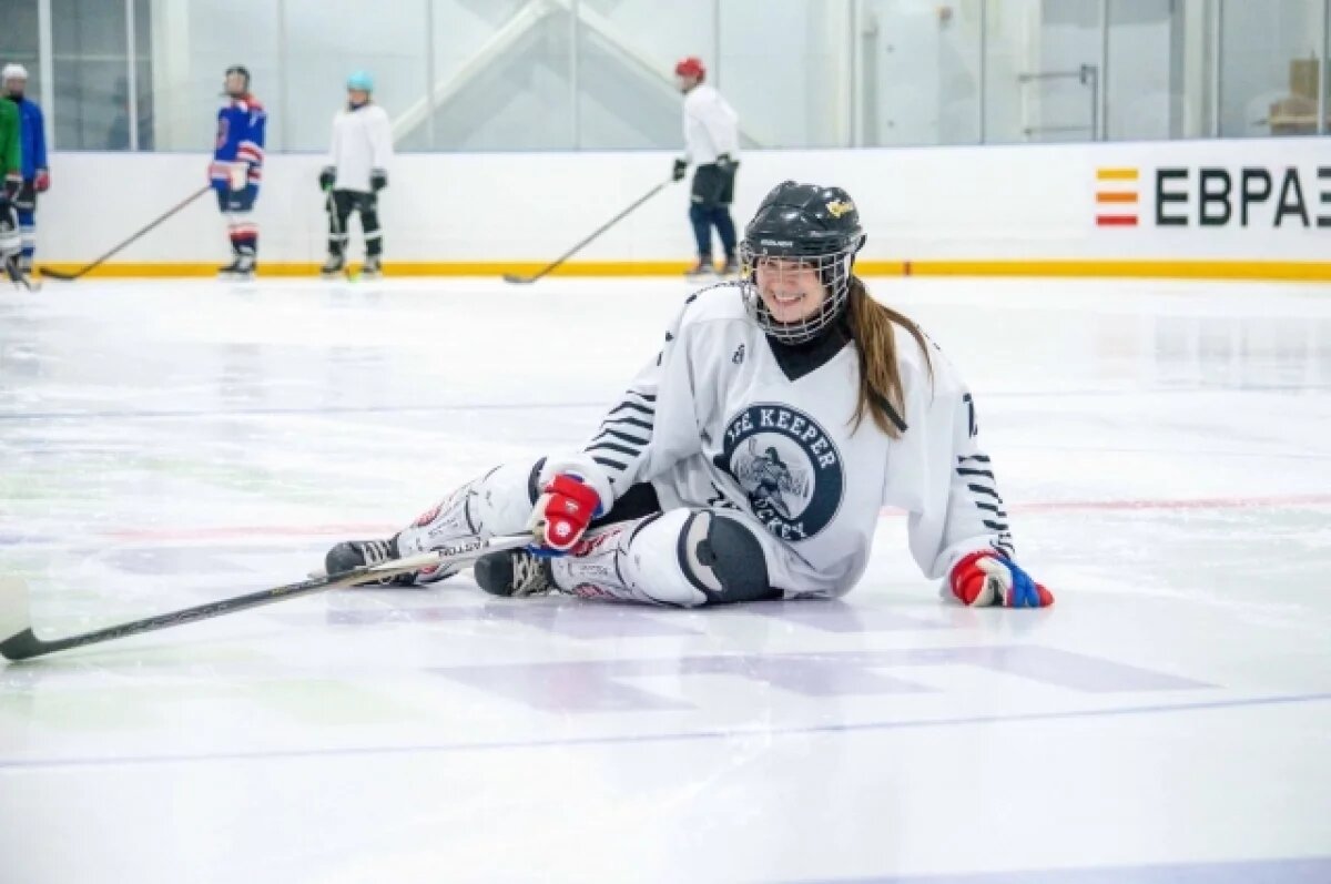    В Тюмени запустили сбор средств на документальный фильм про женский хоккей