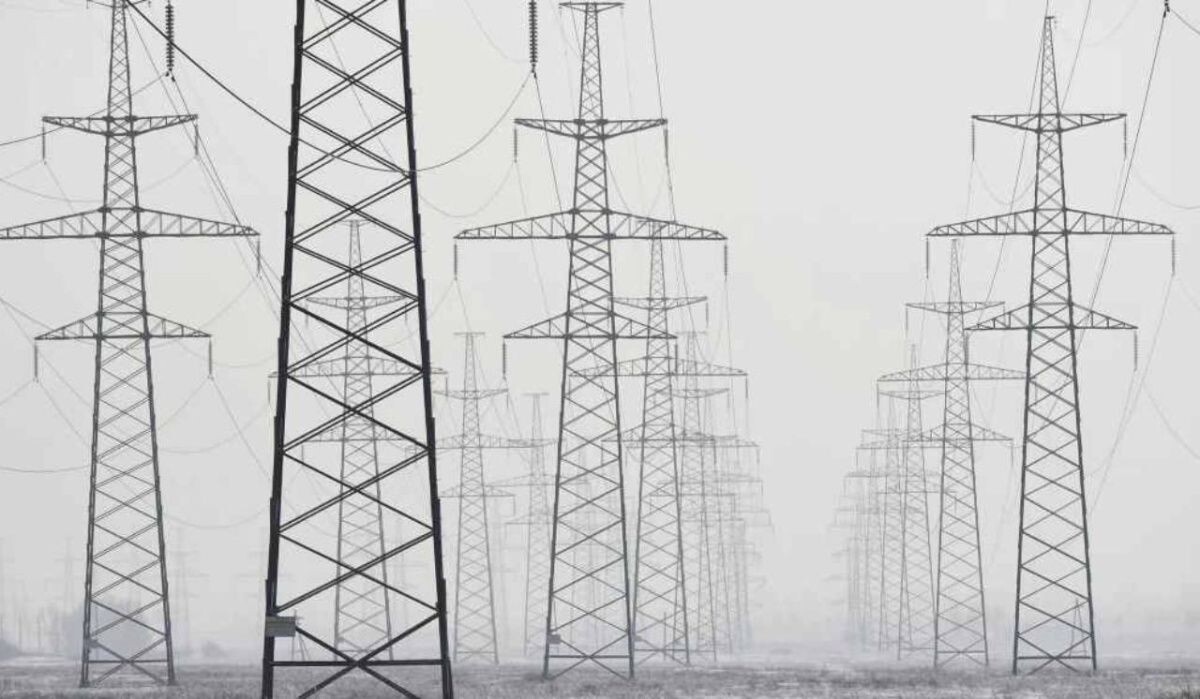     Электрические вышки. Источник: ria.ru Автор фото: Илья Наймушин