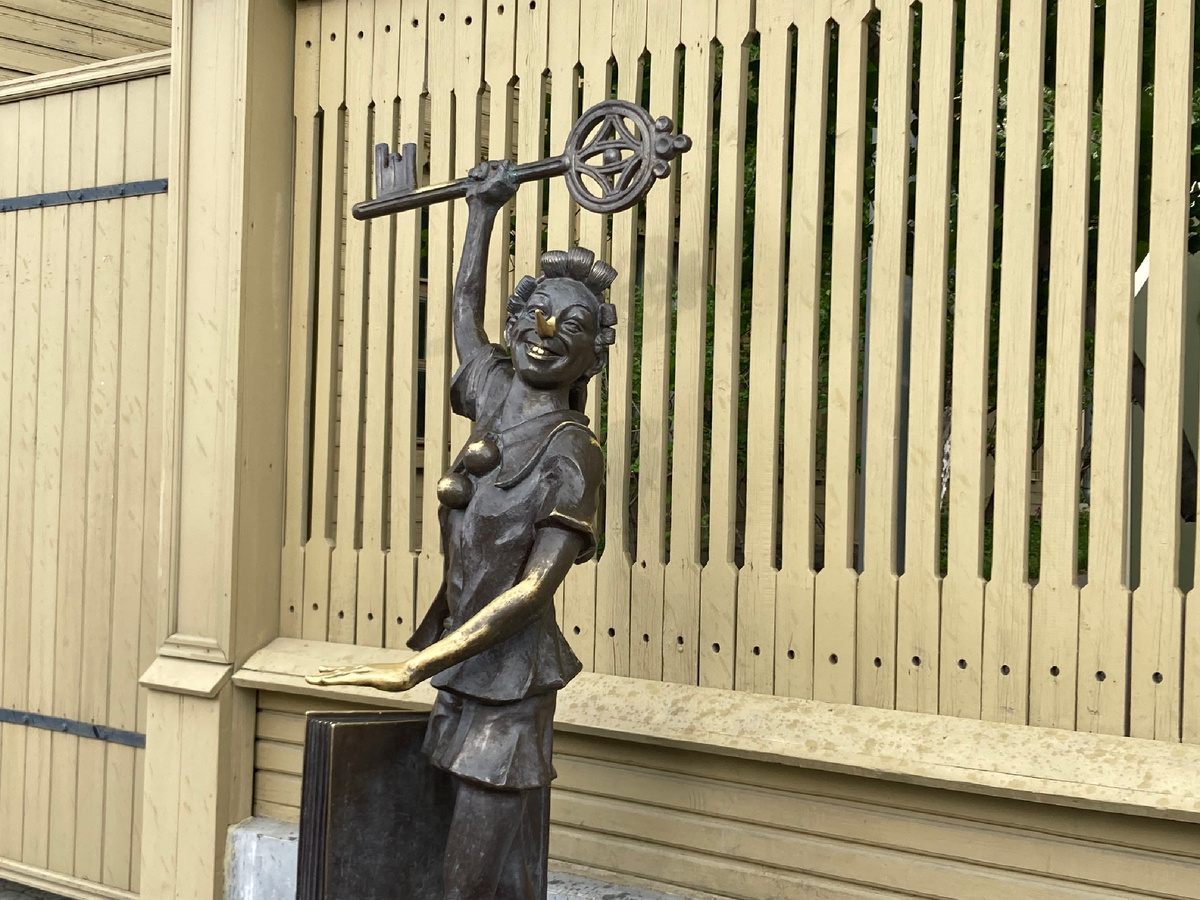 Самара, памятник Буратино, фото мое.