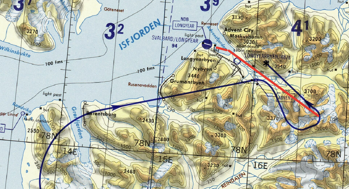 рейс 2801 стал отклоняться вправо (синим) от правильного маршрута (красным). 
