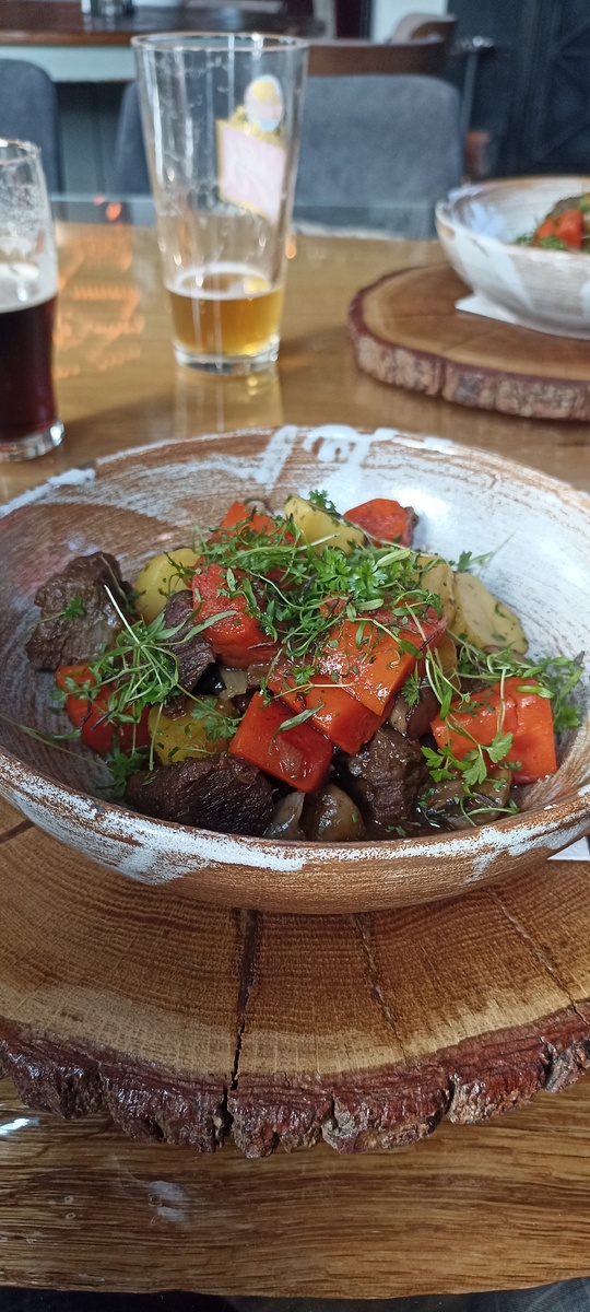 Тушенная говядина с овощами