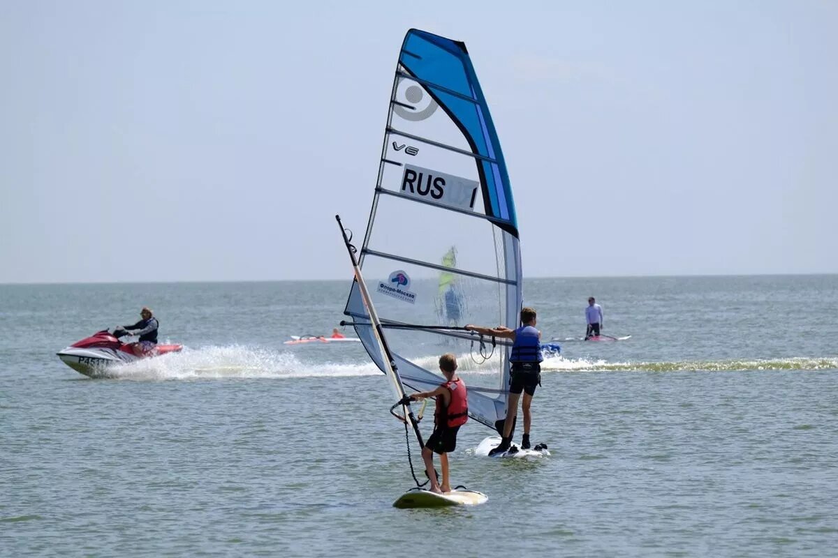 Уникальная роза ветров делает Ейск «российской Меккой» для серфингистов.
Фото: Михаил Ступин