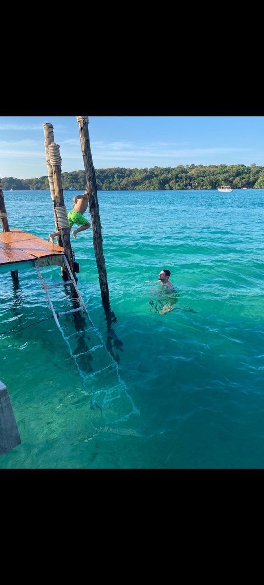 Ловлю сына на пирсе Ко Куд