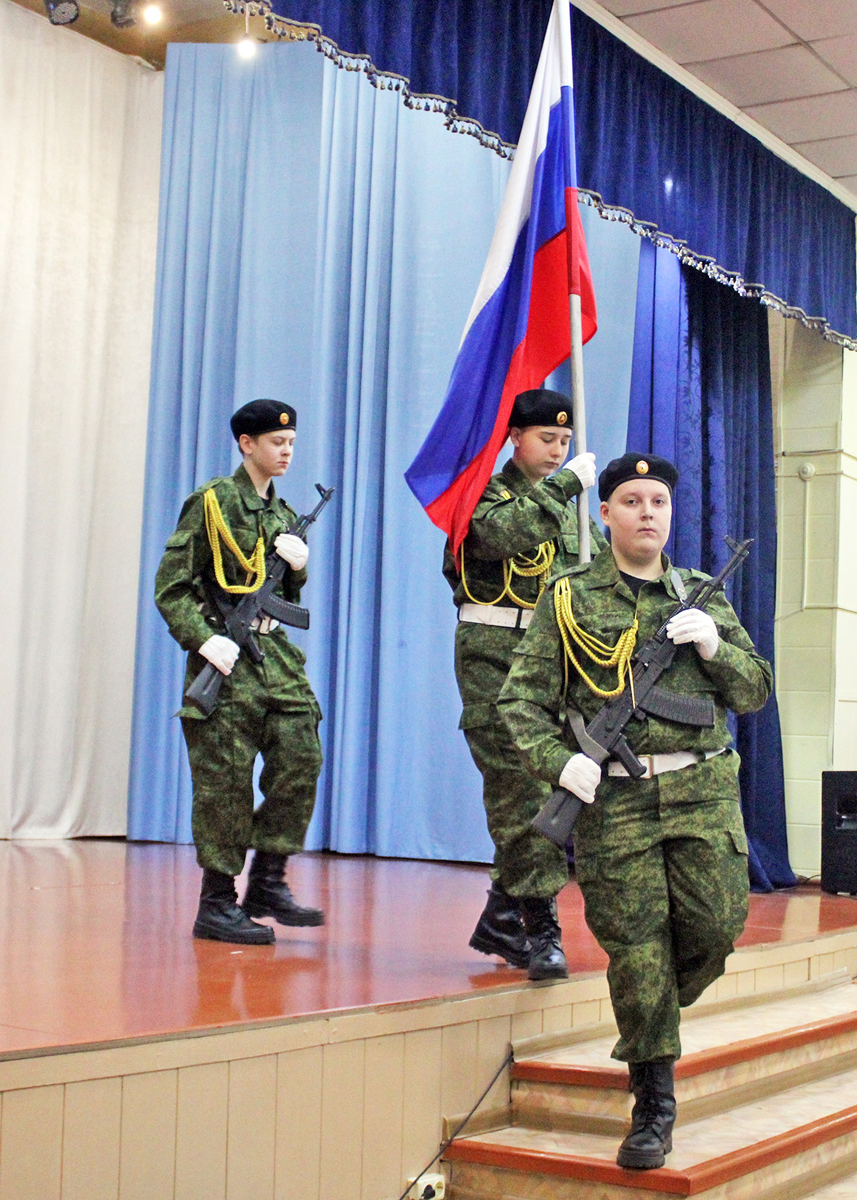 Знаменная группа – курсанты ВПК «Альтаир», с. Богучаны