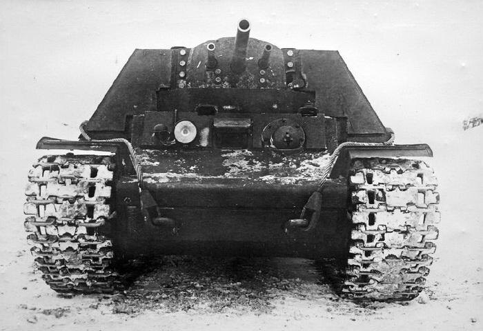 Танк КВ-7 с одной 76 мм и двумя 45 мм орудиями (КВ. Танк прорыва)