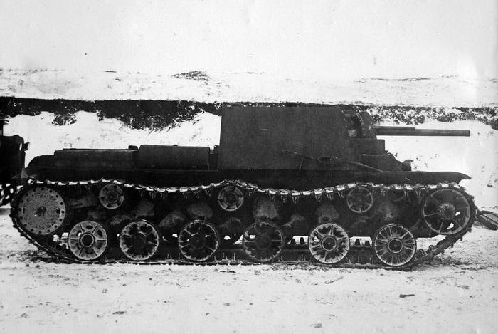 Танк КВ-7 с одной 76 мм и двумя 45 мм орудями (КВ. Танк прорыва)