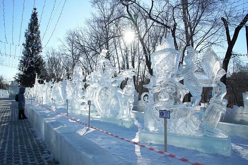 Большой конкурс ледовых скульптур начался в Хабаровске