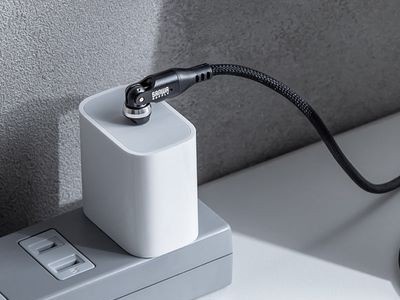    В Японии выпустили «шарнирный» USB-кабель для зарядки смартфонов