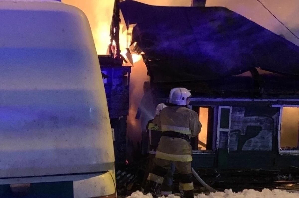    В Самаре во время большого пожара на улице Буянова пострадал мужчина