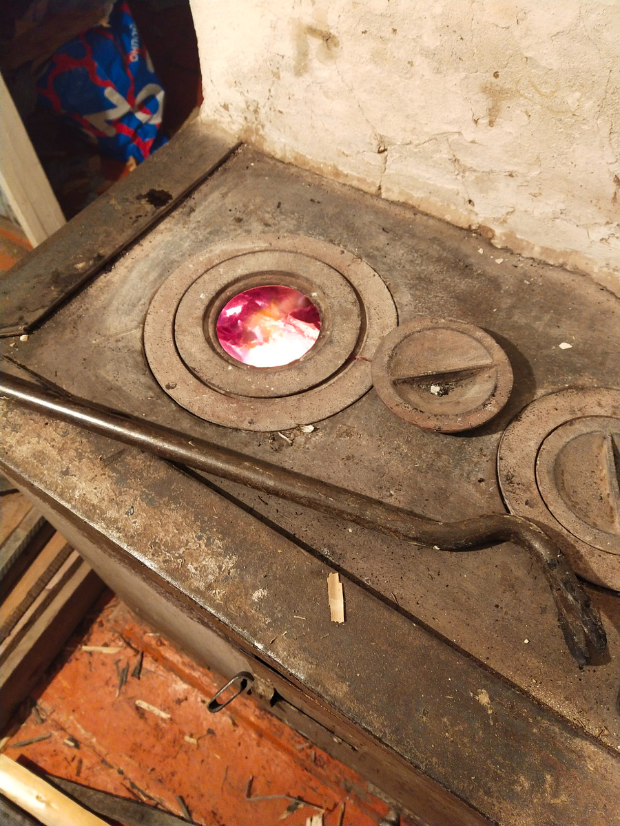 Печка дровяная.