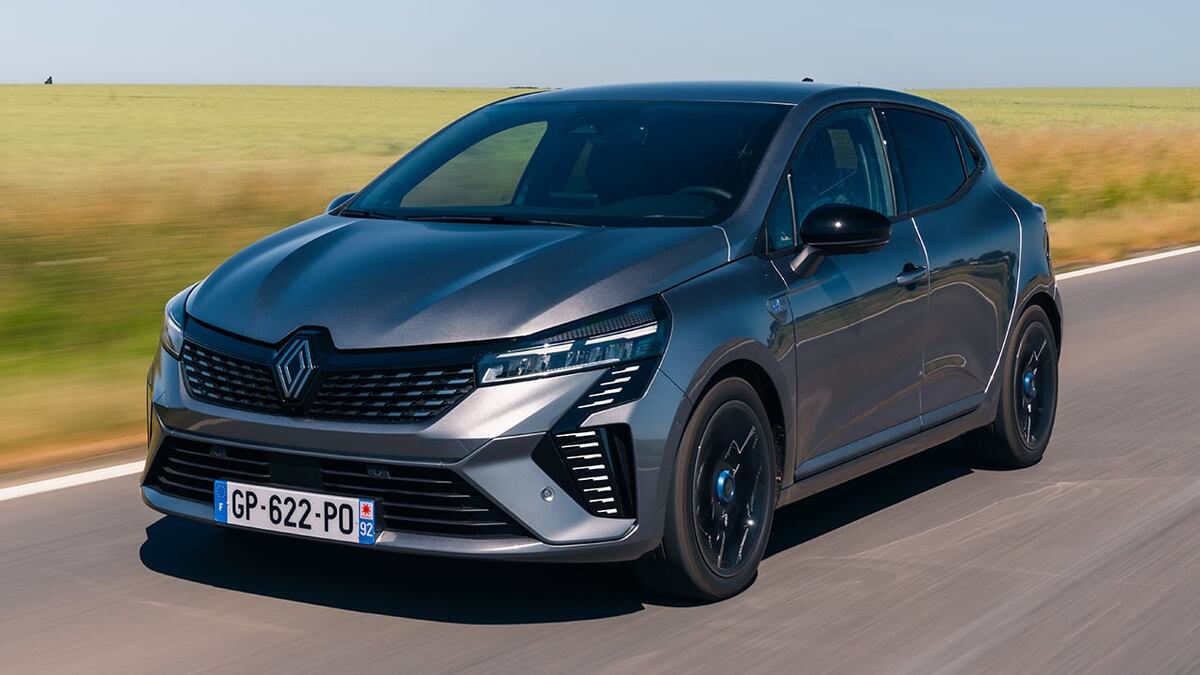 Renault Clio 2024 — один из бестселлеров европейского рынка в ноябре.