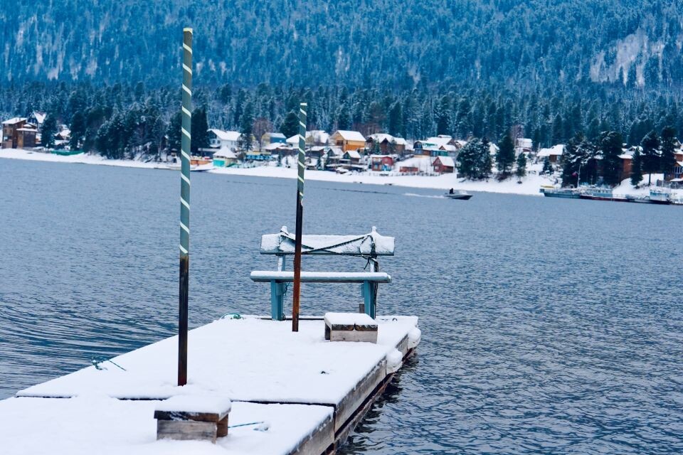    Телецкое озеро. Декабрь 2024 года. Источник: Андрей Сороко/"Толк"