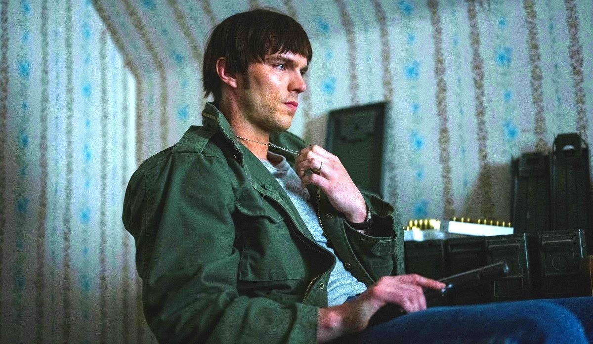 А что стоит на тумбочке в красном углу вашего рабочего кабинета? 