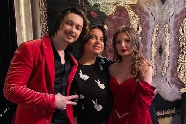    Наташа Королева с сыном Архипом Глушко и невесткой Мелиссой, фото: соцсети